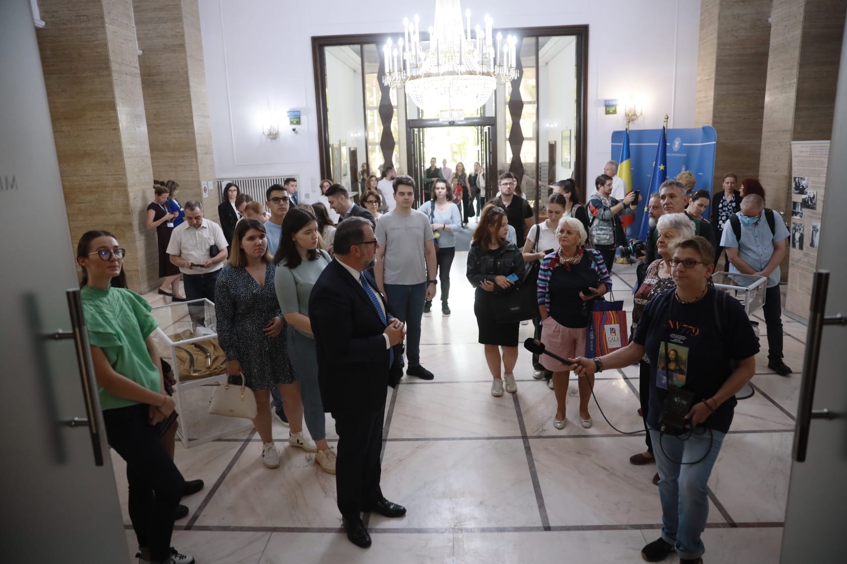 Ziua Porților Deschise la MAE, după aproape 10 ani. Cum arată biroul ministrului Bogdan Aurescu și câte persoane au vizitat clădirea