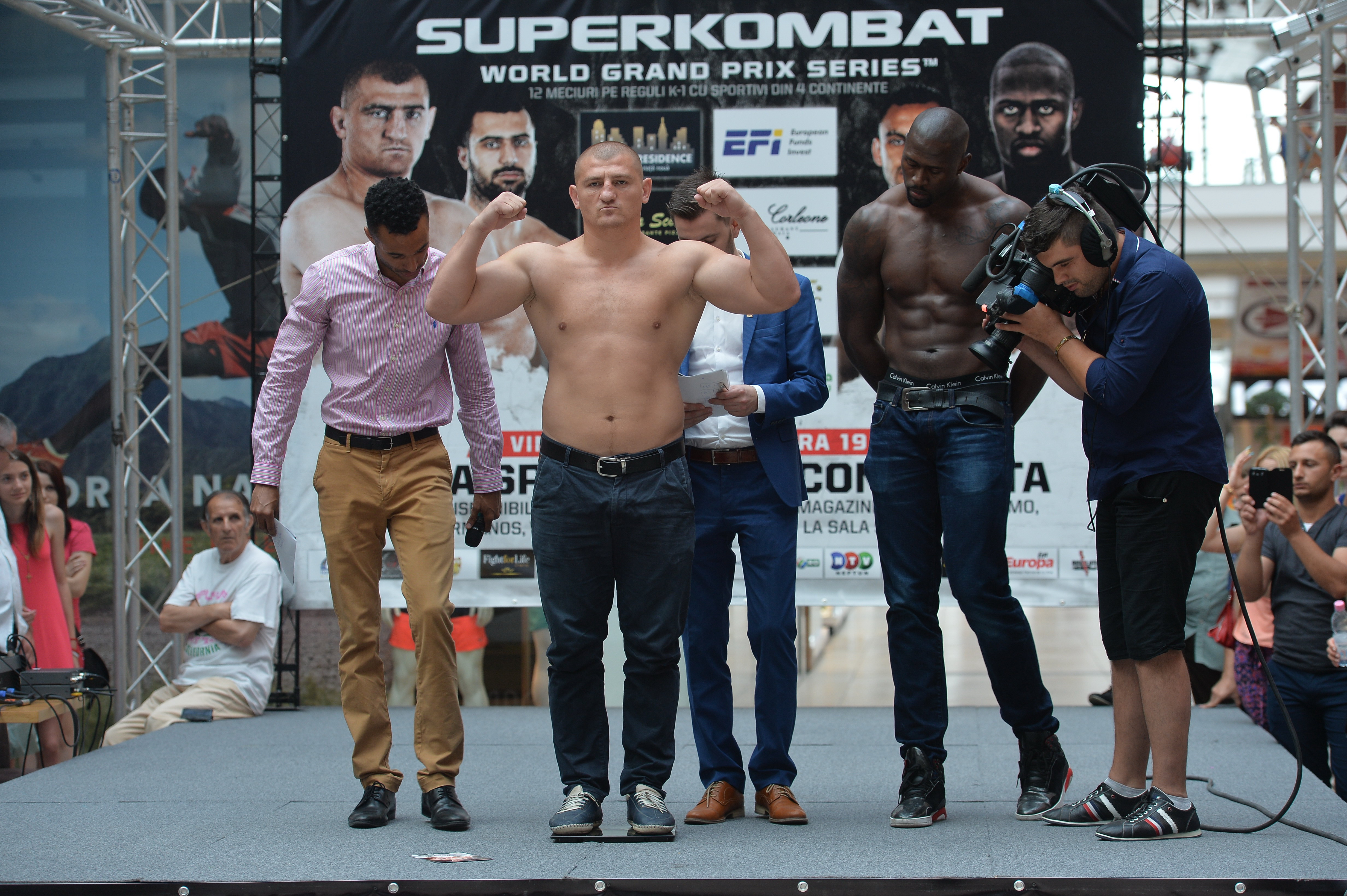 Luptătorii de la Superkombat Constanța au trecut cu bine de proba cântarului / GALERIE FOTO