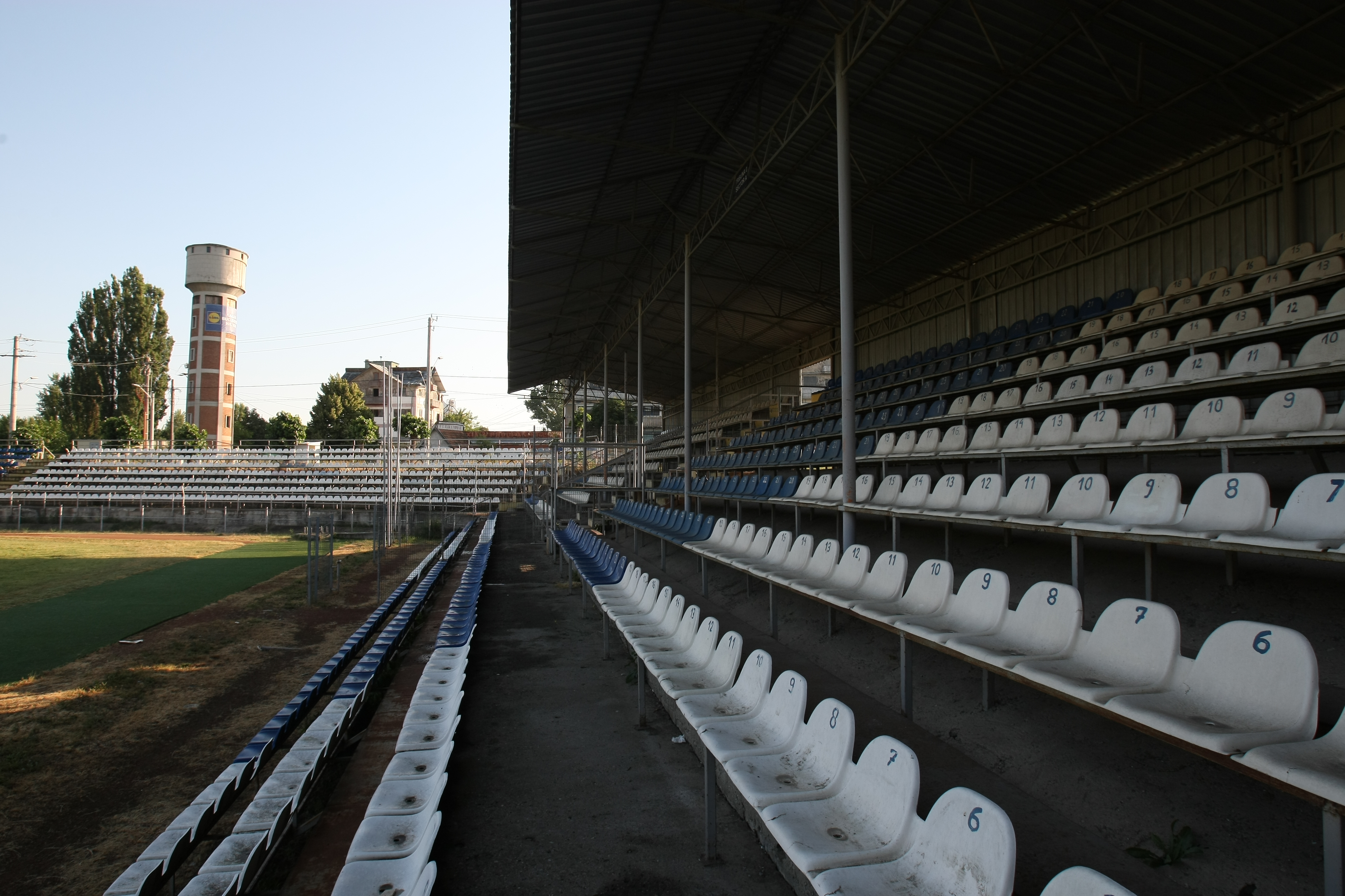 «Bursucul», piază-rea! Toate echipele pe care le-a antrenat Dan Petrescu înainte de ASA Tg. Mureș sunt «fantome», ^iar bazele sunt în paragină! / FOTOREPORTAJ