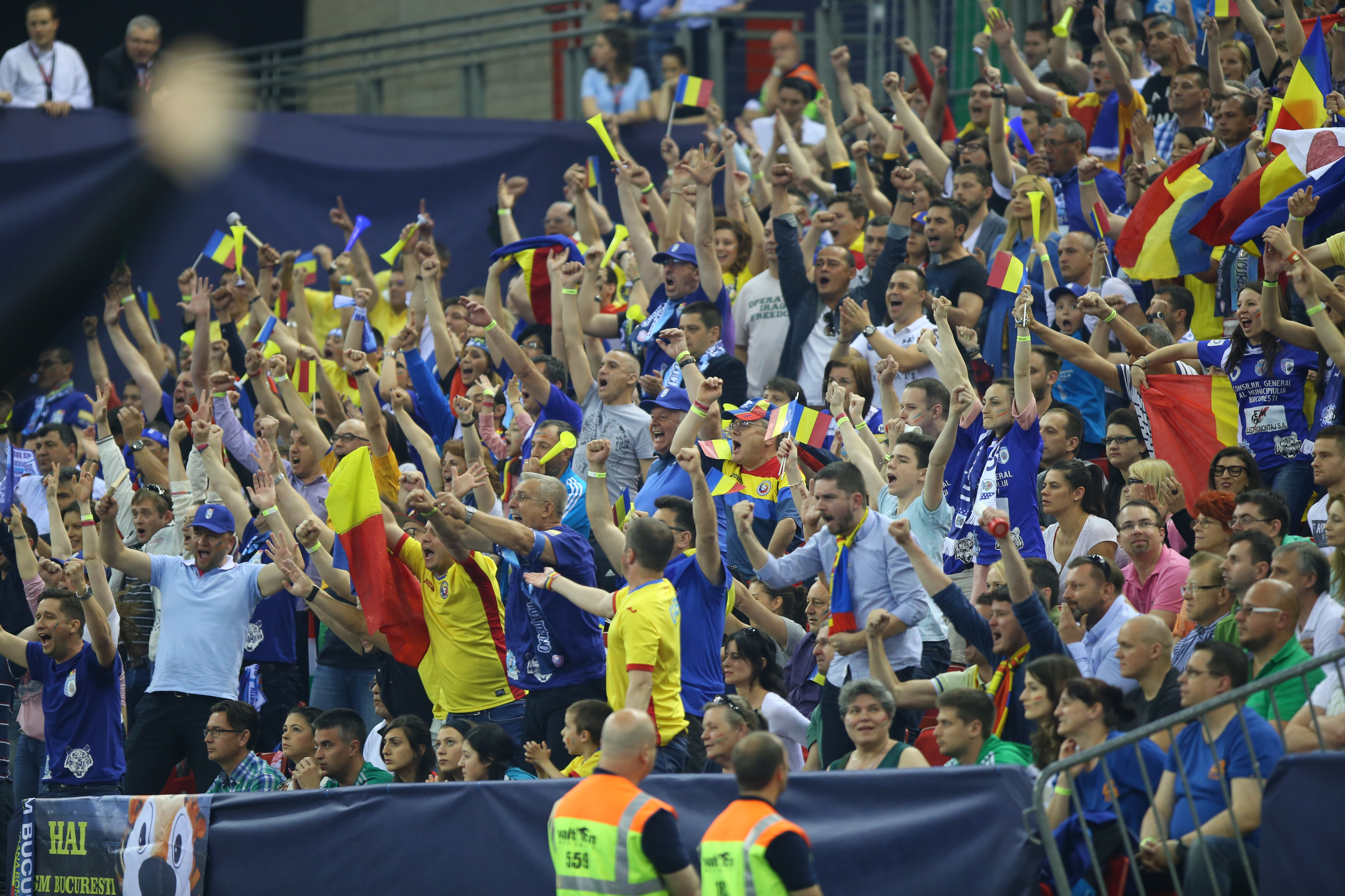 CSM Bucureşti este noua regină a Europei. Echipa noastră a câştigat, dramatic, la 7 metri, finala Ligii Campionilor la handbal feminin cu Gyor/ FOTO