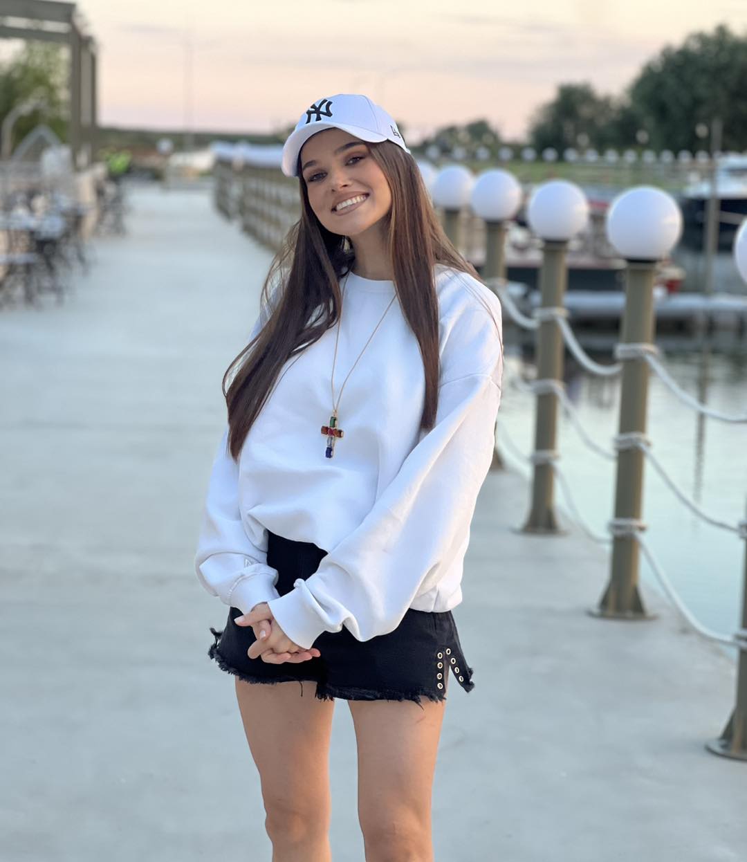 Anunțul făcut de Theo Rose după mai bine de doi ani de relație cu Anghel Damian. „Formula noastră va fi de cinci, adică trei copii și noi doi”