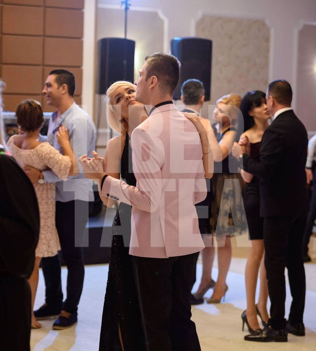 FOTO EXCLUSIV/ Solista Maria Constantin s-a afișat weekend-ul trecut la un eveniment privat la brațul altui bărbat. Despre cine este vorba