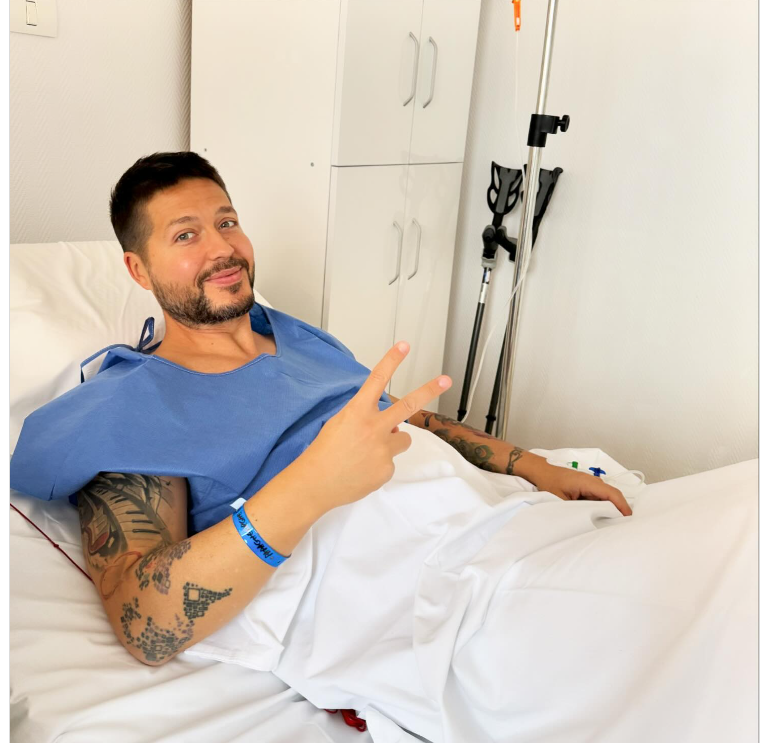 Jorge a fost operat după o accidentare gravă la genunchi. Imagine cu artistul de pe patul de spital. „Am făcut primii pași la 7 dimineața”