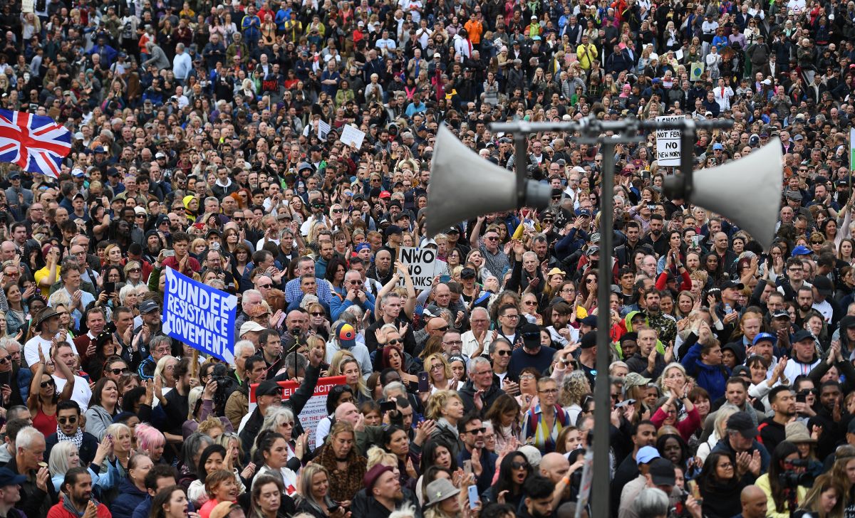 Săptămâna în imagini | Val de furie împotriva restricțiilor COVID, proteste nesfârșite în Belarus și un anunț tulburător la Berlin