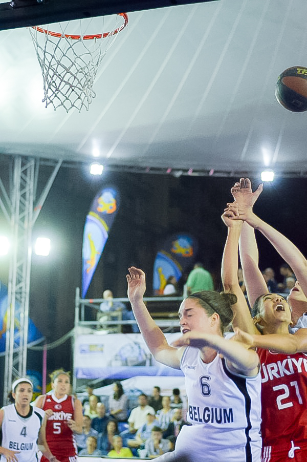 GALERIE FOTO & VIDEO / România joacă astăzi în semifinalele CE de baschet 3x3