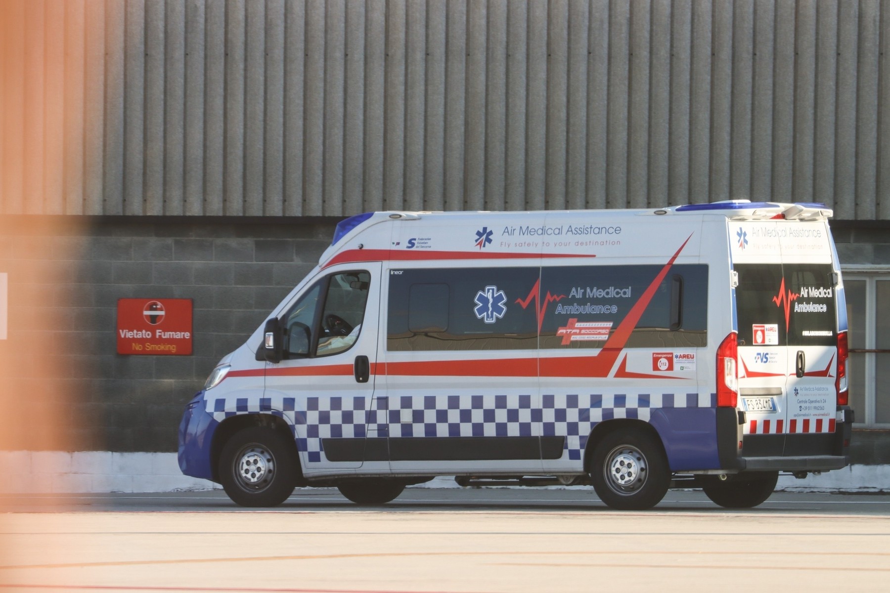 Cum arată ambulanța aeriană de lux care l-a transportat pe Cristiano Ronaldo, infectat cu COVID, în Italia