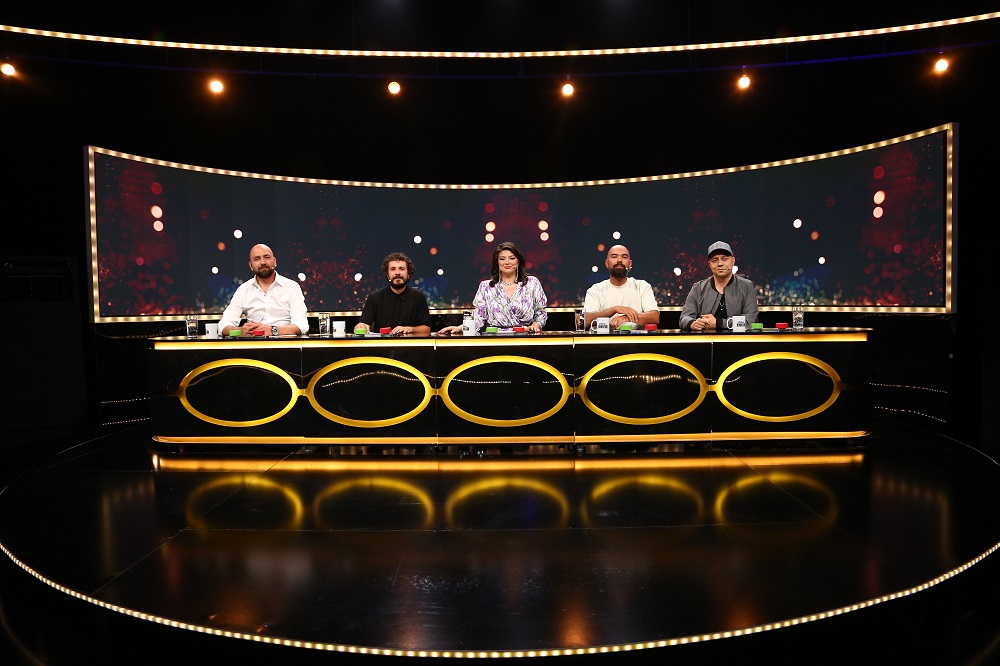 Ce spune Dan Badea despre Costel Bojog, colegul lui de la „Stand-Up Revolution”: „Este un artist, îi place să se joace, îi place să se riște, e vulnerabil pe scenă”