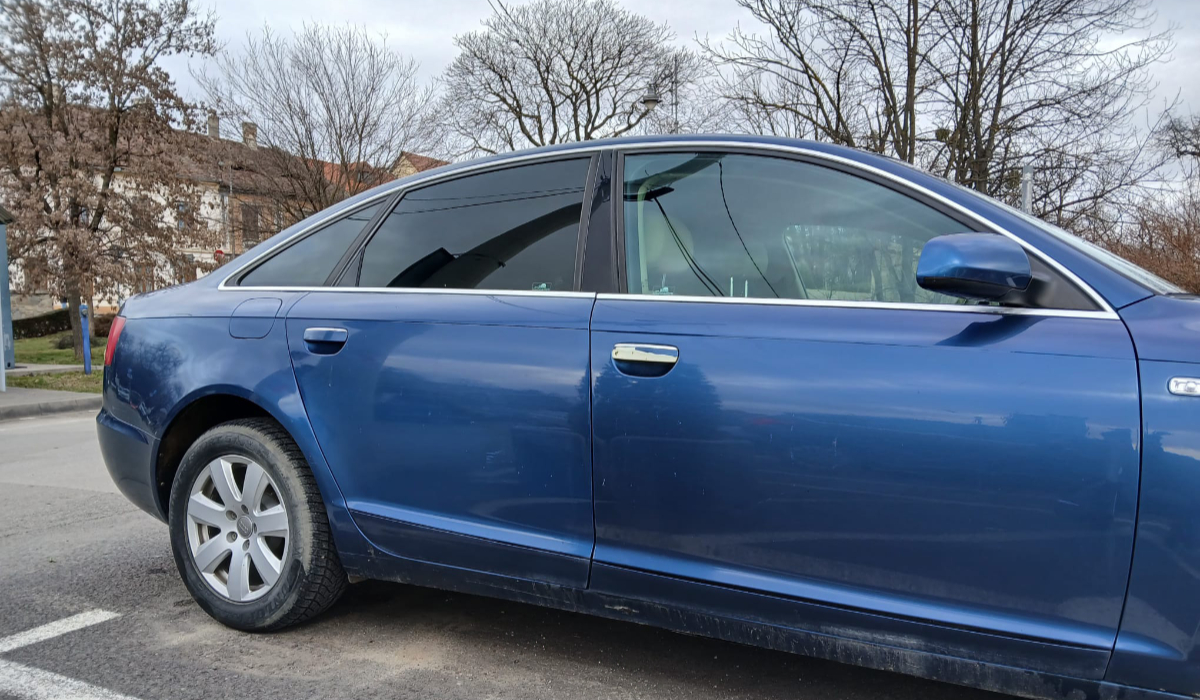 Cu cât a fost vândut la licitație fostul Audi A6 al lui Klaus Iohannis. Mașina pe care o folosea când era primar s-a dat cu aproape de 10 ori mai mult față de prețul de pornire