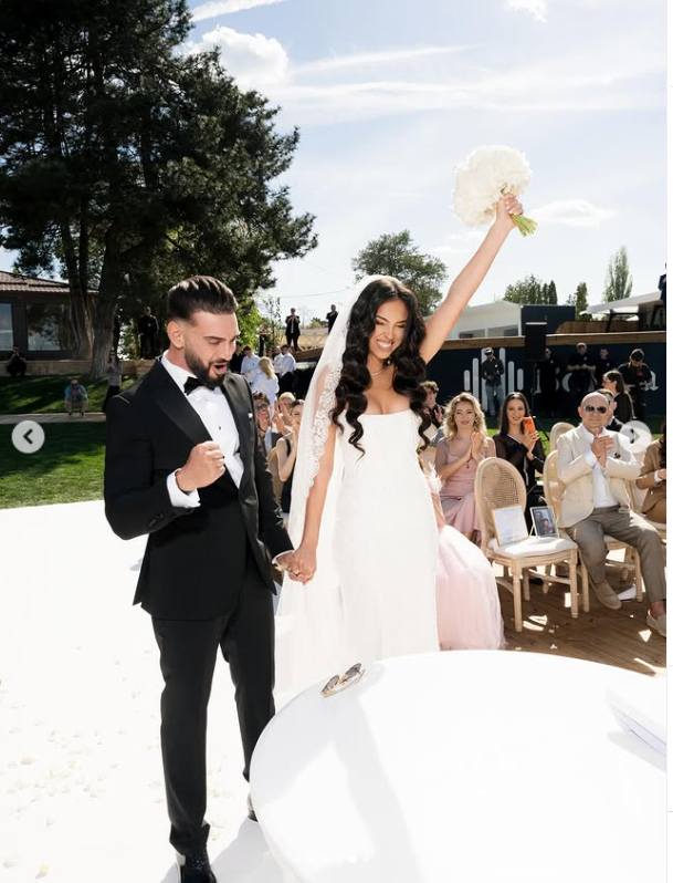 Cum a apărut mama lui Dorian Popa la nunta vloggerului. Abia acum au publicat imagini