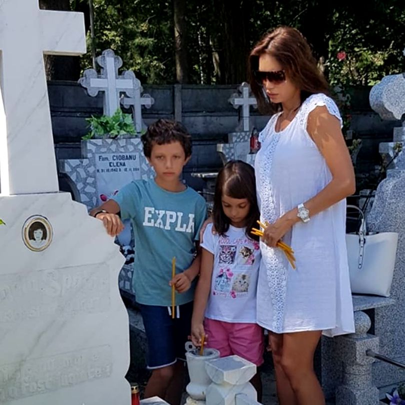 Cine i-a luat locul în vilă Cristinei Spătar. Fostul soț al artistei s-ar iubi cu fostă asistentă TV