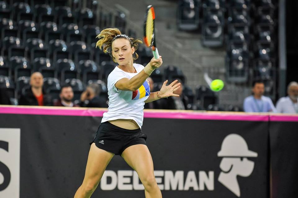 Dan Petrescu le-a încurajat pe componentele echipei României de Fed Cup | GALERIE FOTO