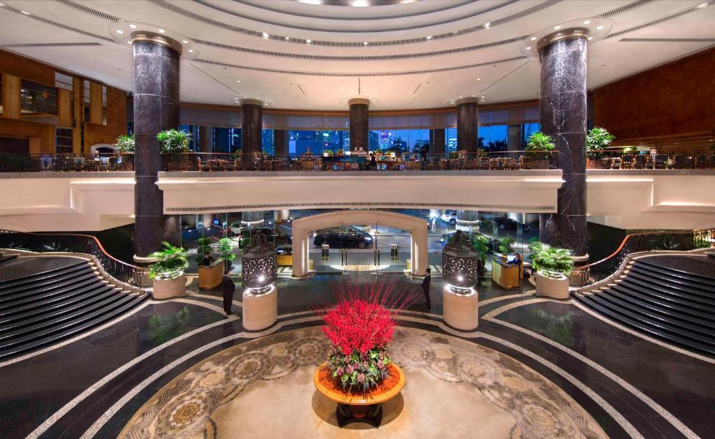 Deplasare de lux în Hong Kong pe banii universității. UNATC trimite trei șefi la un hotel de 5 stele: „O oportunitate strategică”
