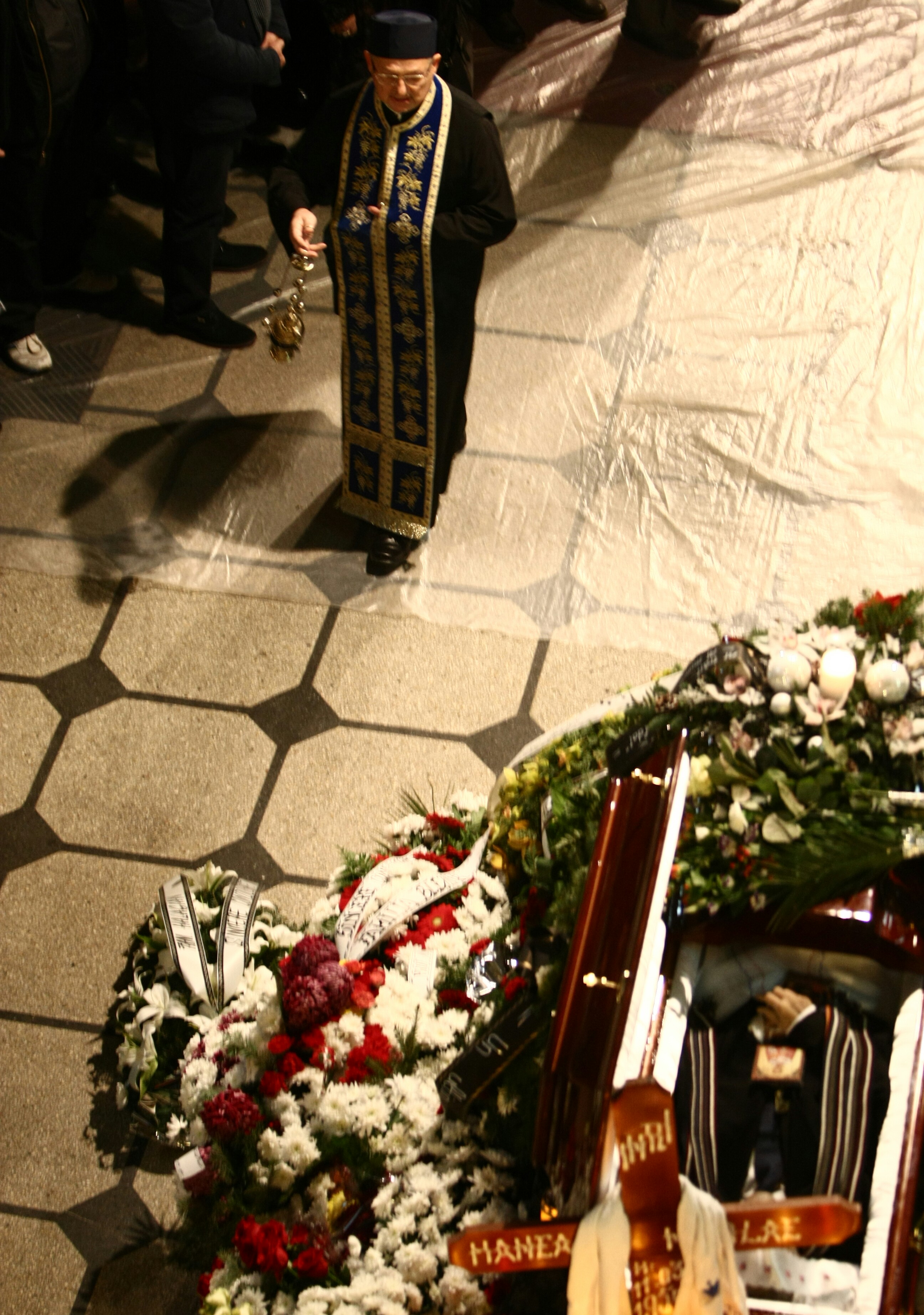 Imaginile DURERII de la înmormântarea lui Nae Manea! Discursul lui Vadim