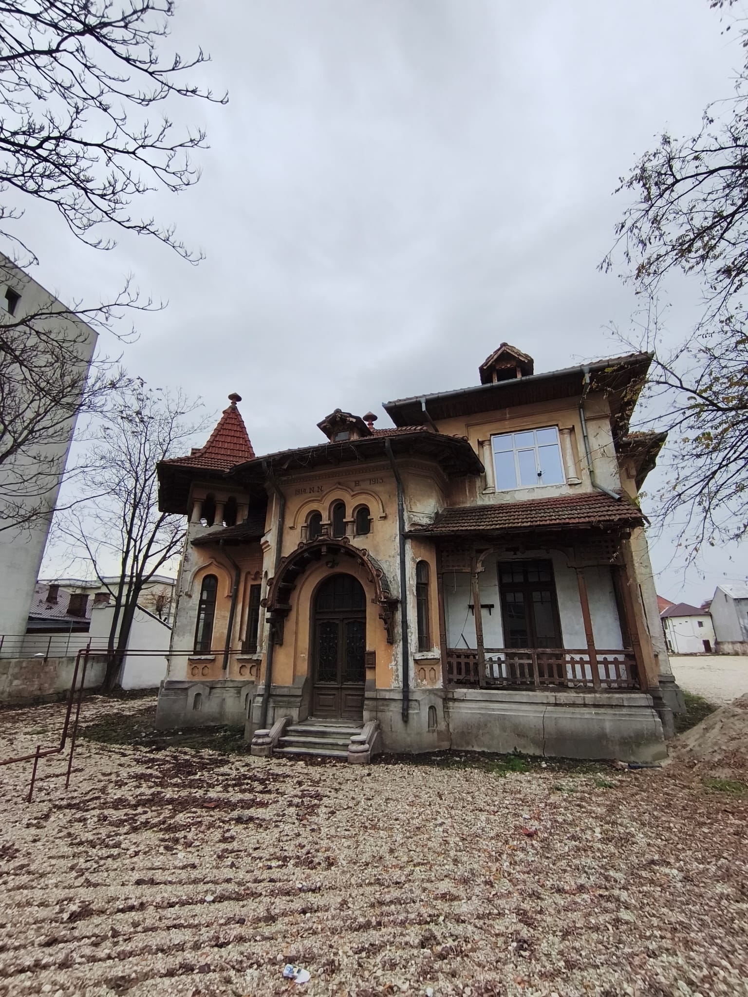 Povestea casei din România unde a stat împăratul Wilhelm al II-lea al Germaniei. Se află în centrul orașului Pitești
