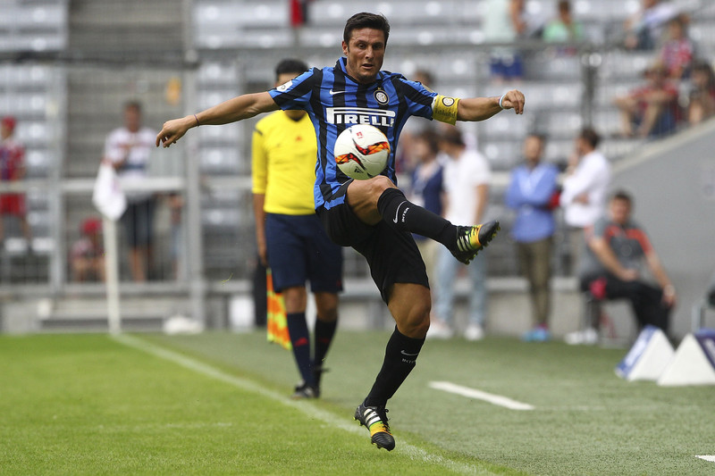 Cristi Chivu a revenit cu succes pe gazon, în demonstrativul Inter Forever - Bayern All Stars / GALERIE FOTO&VIDEO