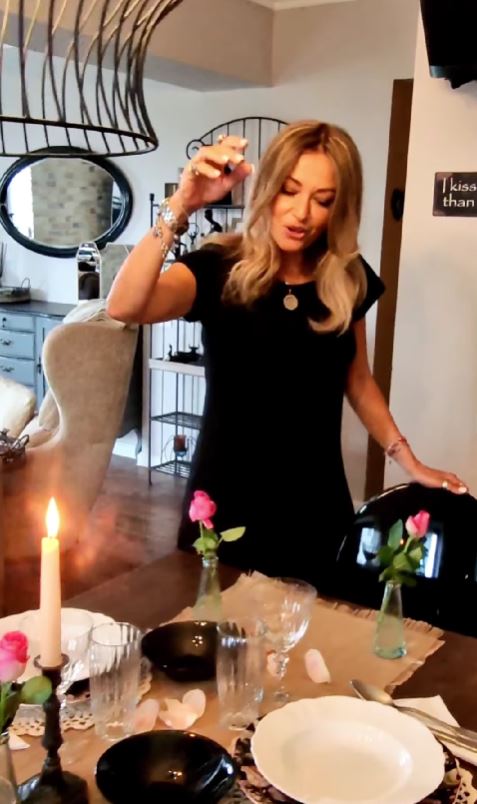Anca Țurcașiu, la plajă cu presupusul iubit. Cum a fost surprinsă artista când credea că nu va afla nimeni