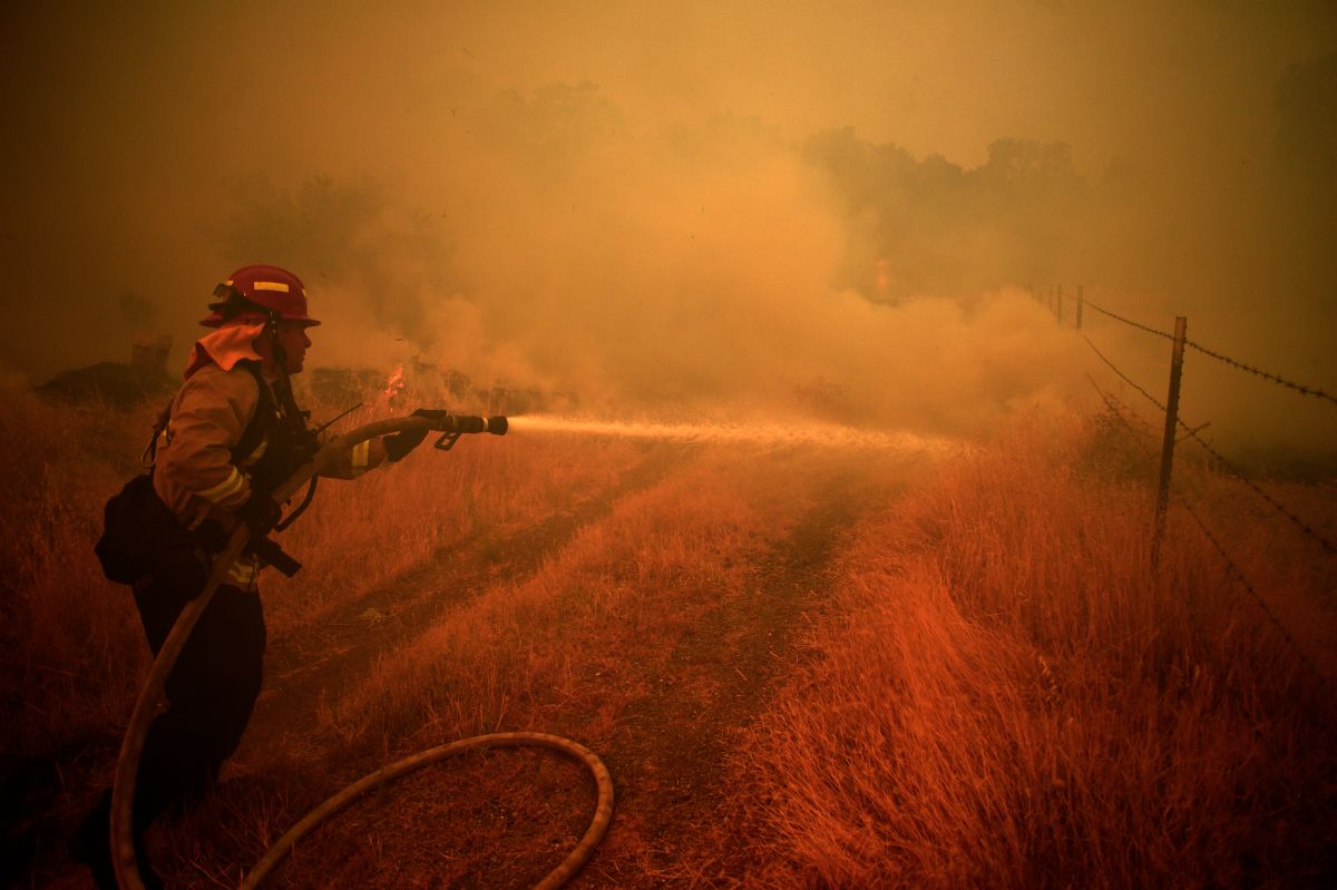 A fost decretată “stare de dezastru major” în California. Statul american e devastat de incendii