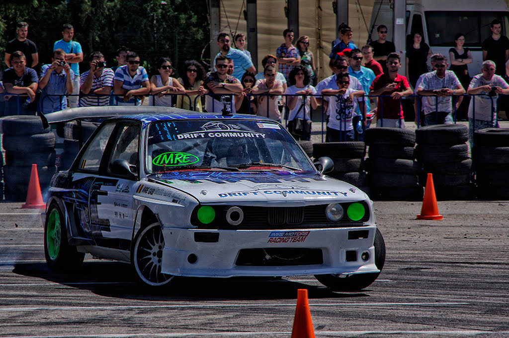 Aşii driftului au topit asfaltul! Cei mai buni piloţi s-au întrecut într-un spectacol impresionant / GALERIE FOTO