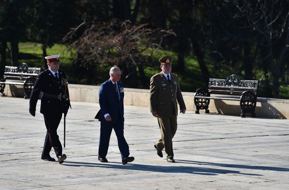 VIDEO & FOTO / Prinţul Charles, în România. Moștenitorul Coroanei Britanice a fost decorat de președintele Klaus Iohannis