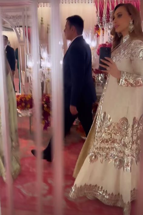 Imagini de la nunta lui Anant Ambani. Kim Kardashian și Iulia Vântur s-au pregătit intens pentru eveniment