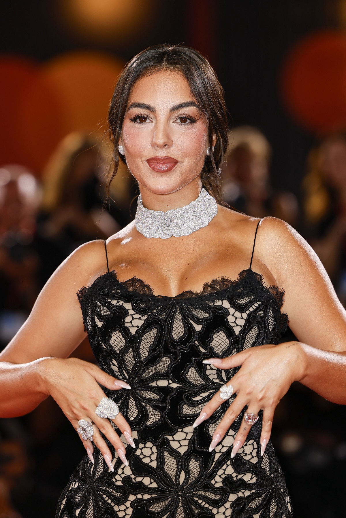 Georgina Rodriguez a apărut cu inelul de logodnă primit de la Cristiano Ronaldo. A făcut senzație la Festivalul de Film de la Veneția