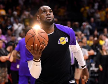 LeBron James a marcat 9 puncte, la debutul pentru Los Angeles Lakers