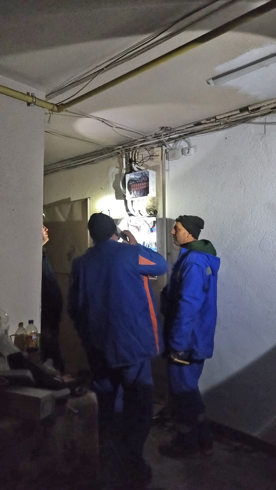Situație disperată în Rahova, sectorul 5, unde sute de oameni stau de două luni fără gaze. „O să facem Crăciunul în frig. Pentru Distrigaz nu contăm”