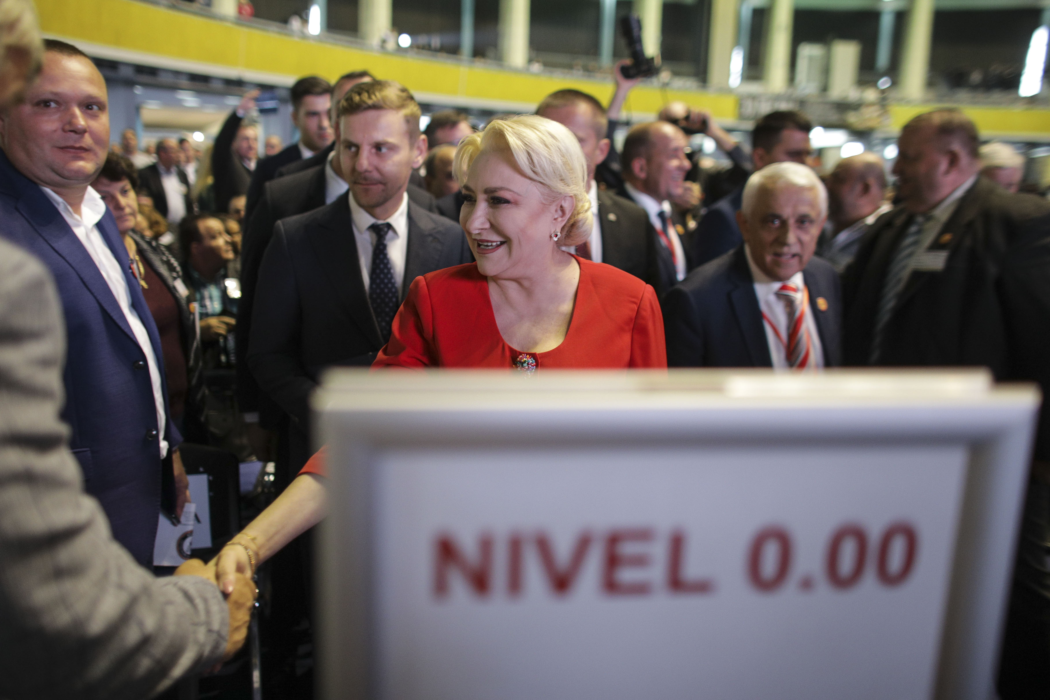 Cum s-a transformat Viorica Dăncilă într-un an și zece luni de mandat. Istoria în imagini a primei femei premier