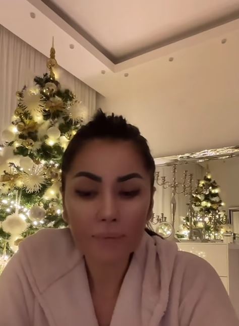 Cum și-a decorat Oana Zăvoranu casa de Crăciun. Imagini cu bradul spectaculos al actriței