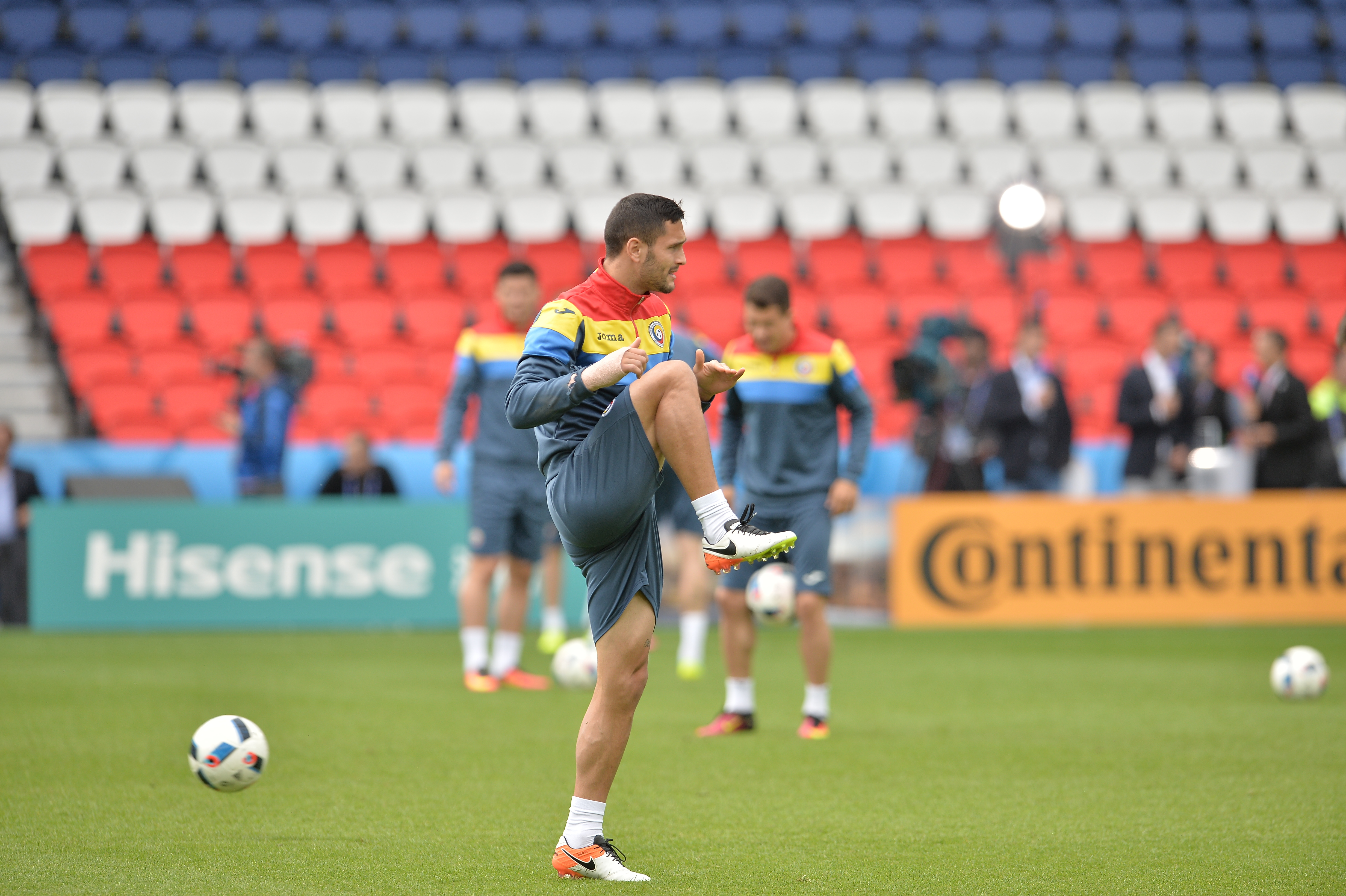 România - Elveția 1-1. Leșin după pauză! Stancu a deschis scorul din penalty, Mehmedi e egalat. Ne-am calificat la decisivul cu Albania!/ BLOG&FOTO&VIDEO