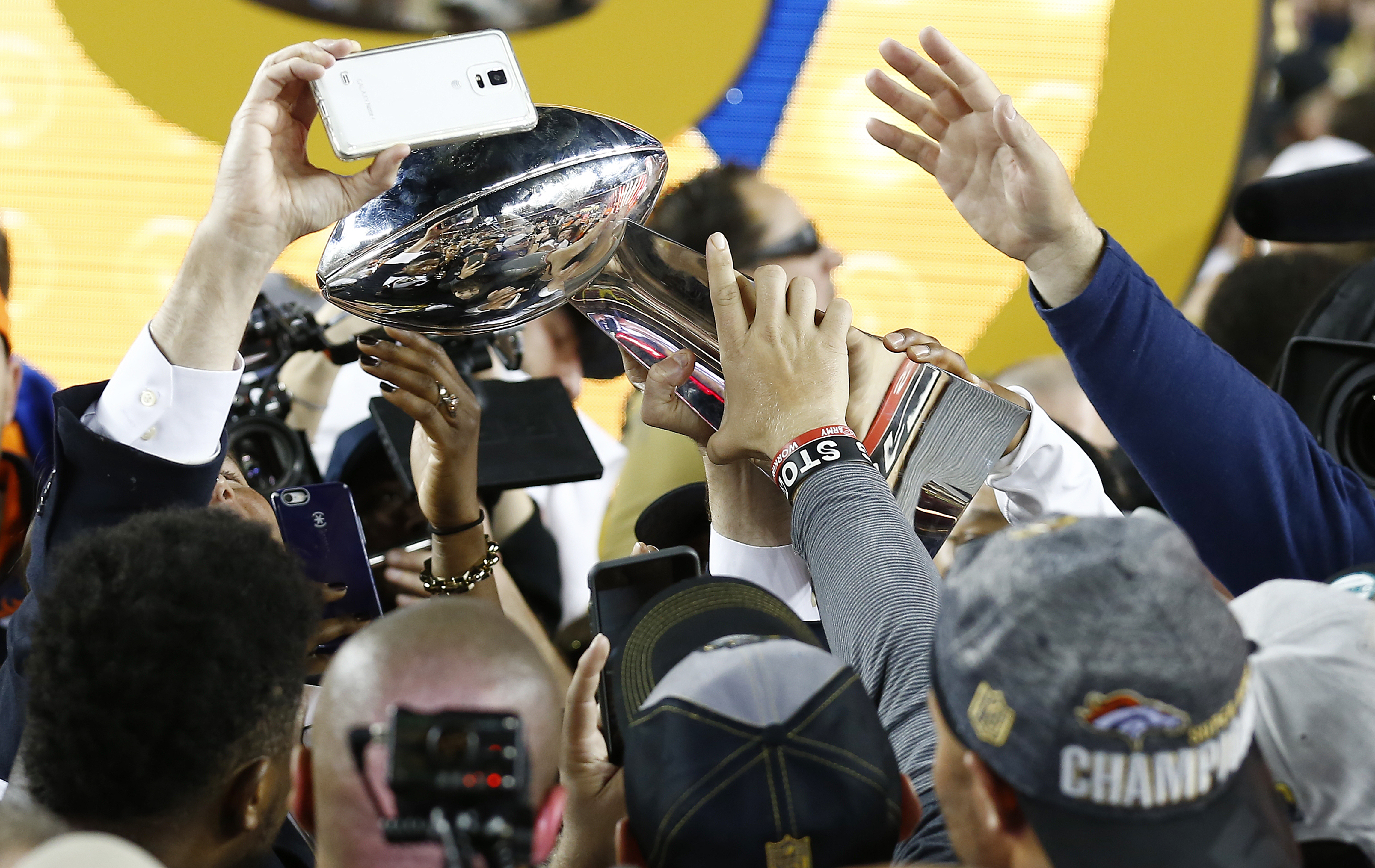 Denver Broncos a câștigat Super Bowl 50, ^după o finală de vis cu Carolina Panthers / GALERIE FOTO&VIDEO