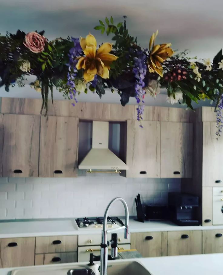 Imagini din casa în care locuiește Andreea Marin. Are cadă în dormitor și a amenajat vila după ideile ei