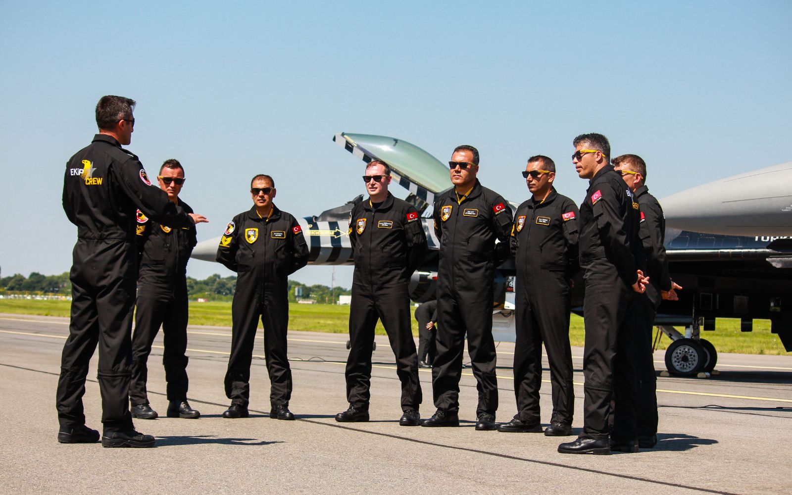 UPDATE | FOTO&VIDEO/ BIAS 2017, spectacol la înălțime! Peste 100 de avioane pe cerul Capitalei, la cel mai mare show aviatic din România. Final spectaculos!