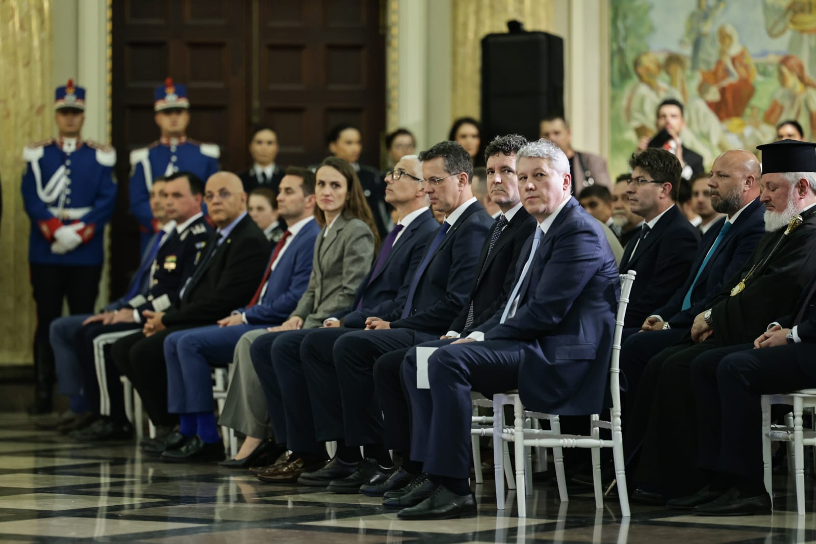 Mesajul transmis de Nicuşor Dan la aniversarea MAI despre violenţa la adresa femeilor și despre consumul de droguri