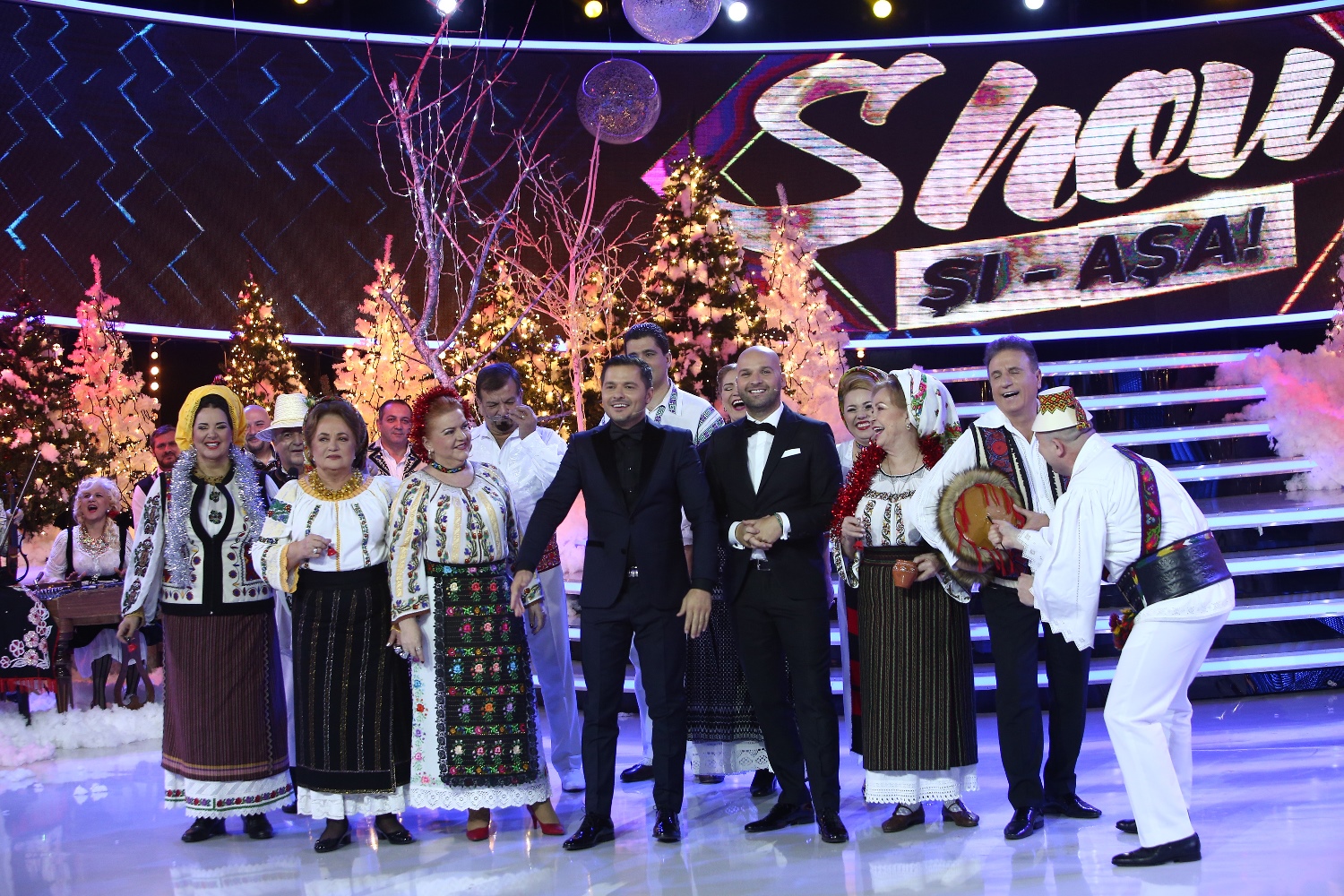 Ce s-a întâmplat la"Show și-așa!". Nicoleta Voica n-a mai ajuns la filmare, Liviu Vârciu a fost doftoricit de o spectatoare | FOTO