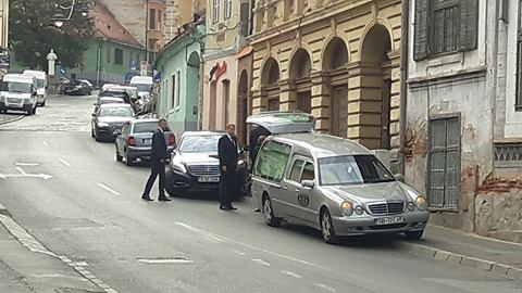 Soacra lui Klaus Iohannis a murit. Președintele a ajuns la priveghi / FOTO