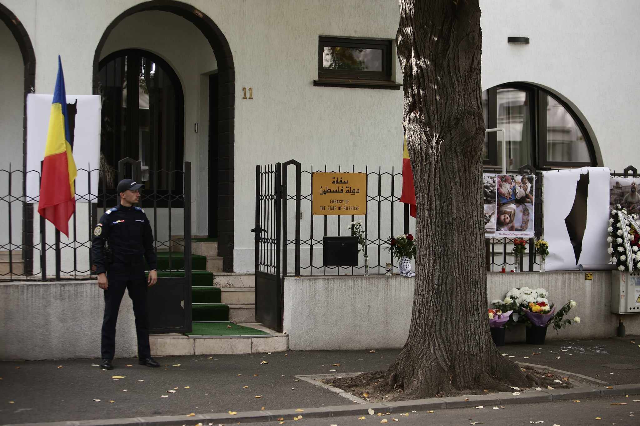 Reprezentanți diplomatici din circa 20 de state își exprimă solidaritatea cu poporul palestinian, la o manifestație în fața Ambasadei Palestinei la București