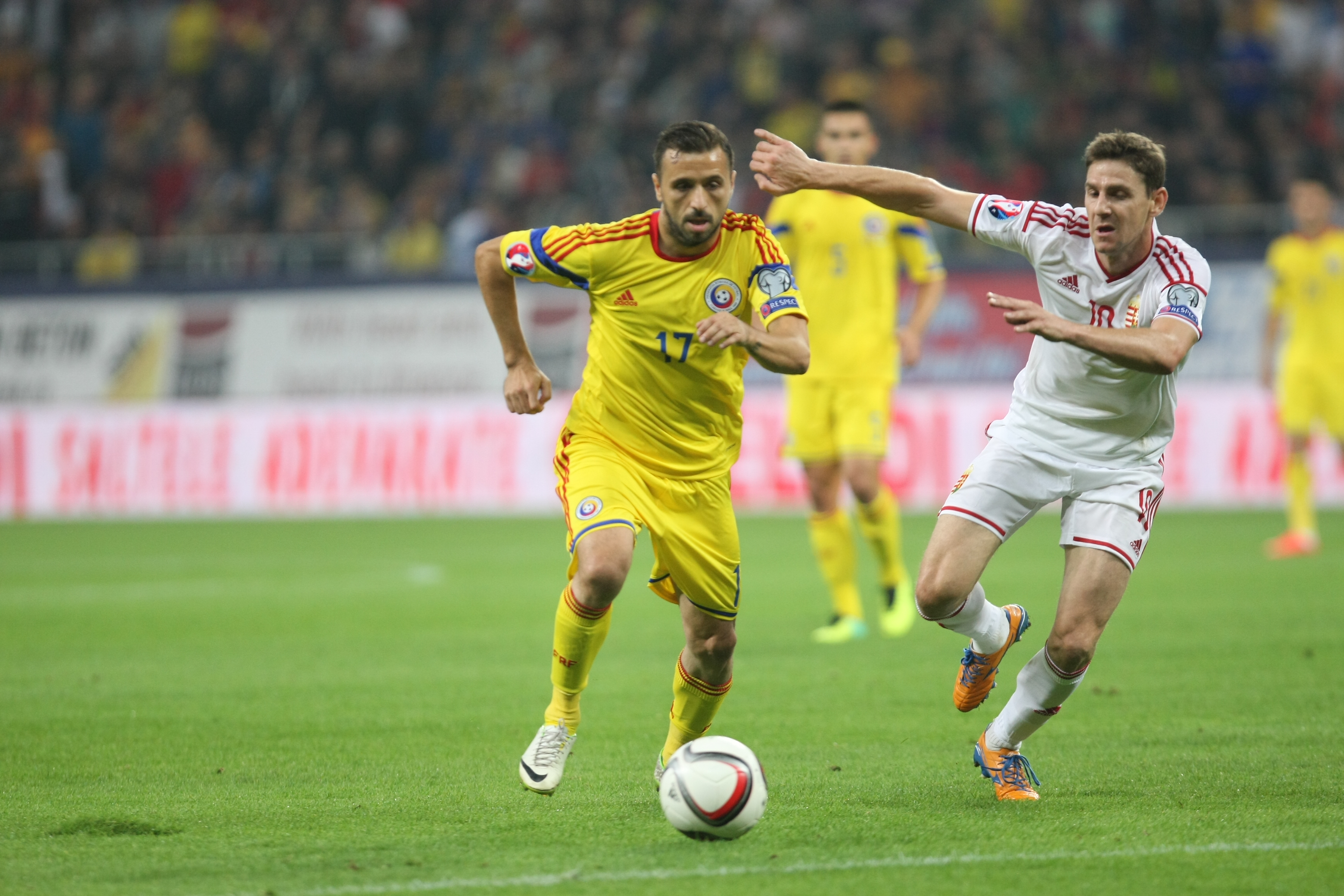 LIVE BLOG / FOTO&VIDEO. MECIUL ANULUI, ROMÂNIA - UNGARIA 1-1