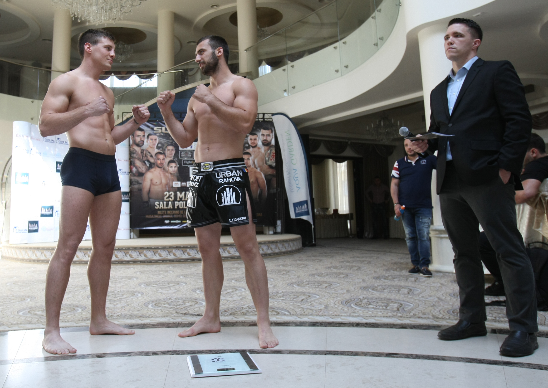 Luptătorii de la Superkombat București au trecut cu bine de proba cântarului oficial / GALERIE FOTO