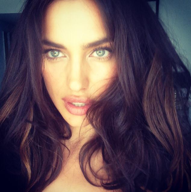 Irina Shayk calcă pe urmele iubitului. Ce titlu a câştigat rusoaica şi cine a fost pe locul doi