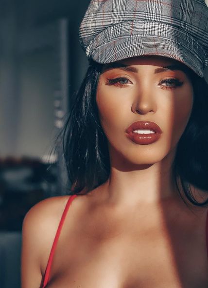 Brazilianca pe care mulți o confundă cu Megan Fox. Incredibil cum poate să arate | FOTO
