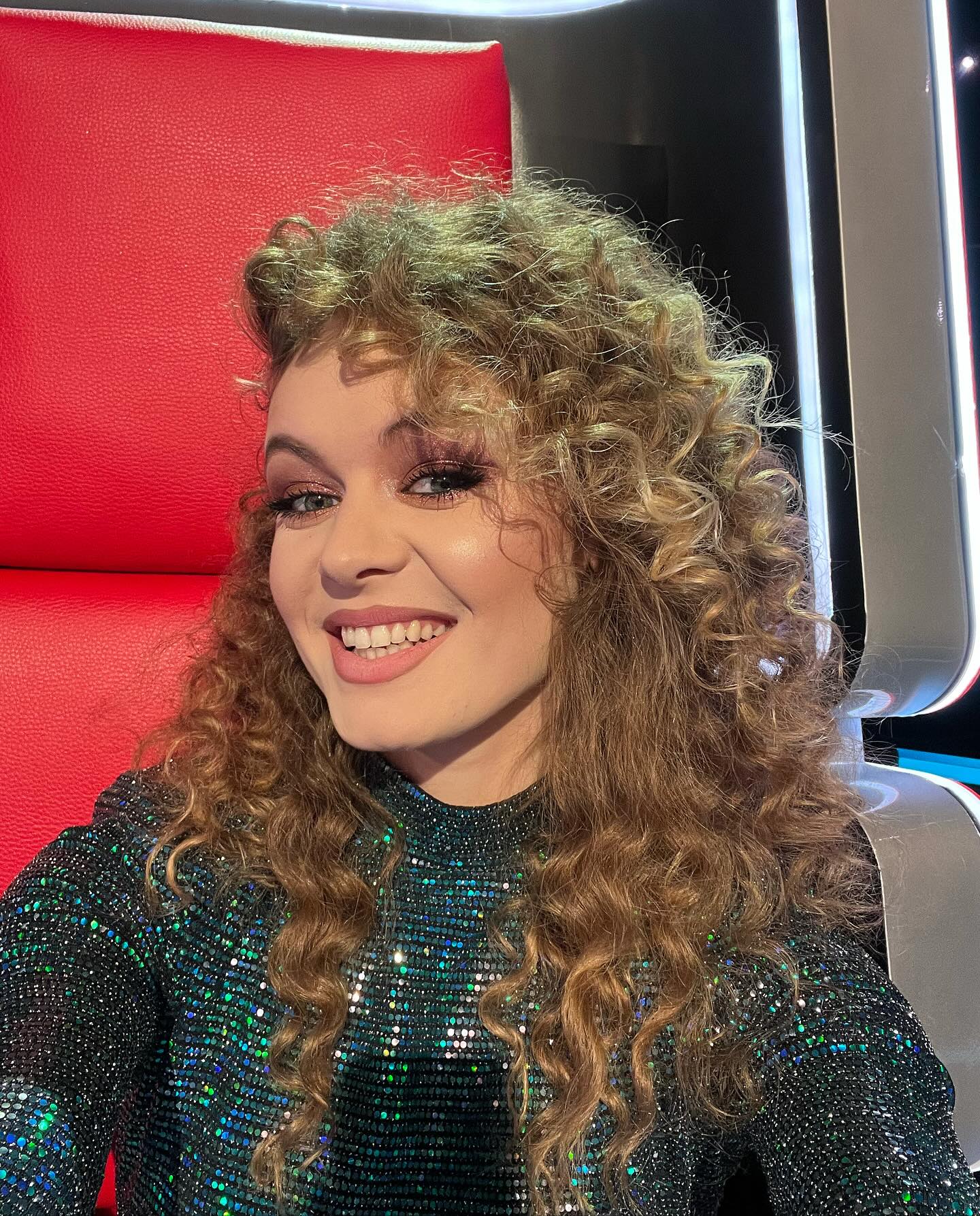 Cine este Melisa Antonesi, finalistă la „Vocea României” 2023, sezonul 11. E stabilită în Marea Britanie, unde muncește ca recepționeră