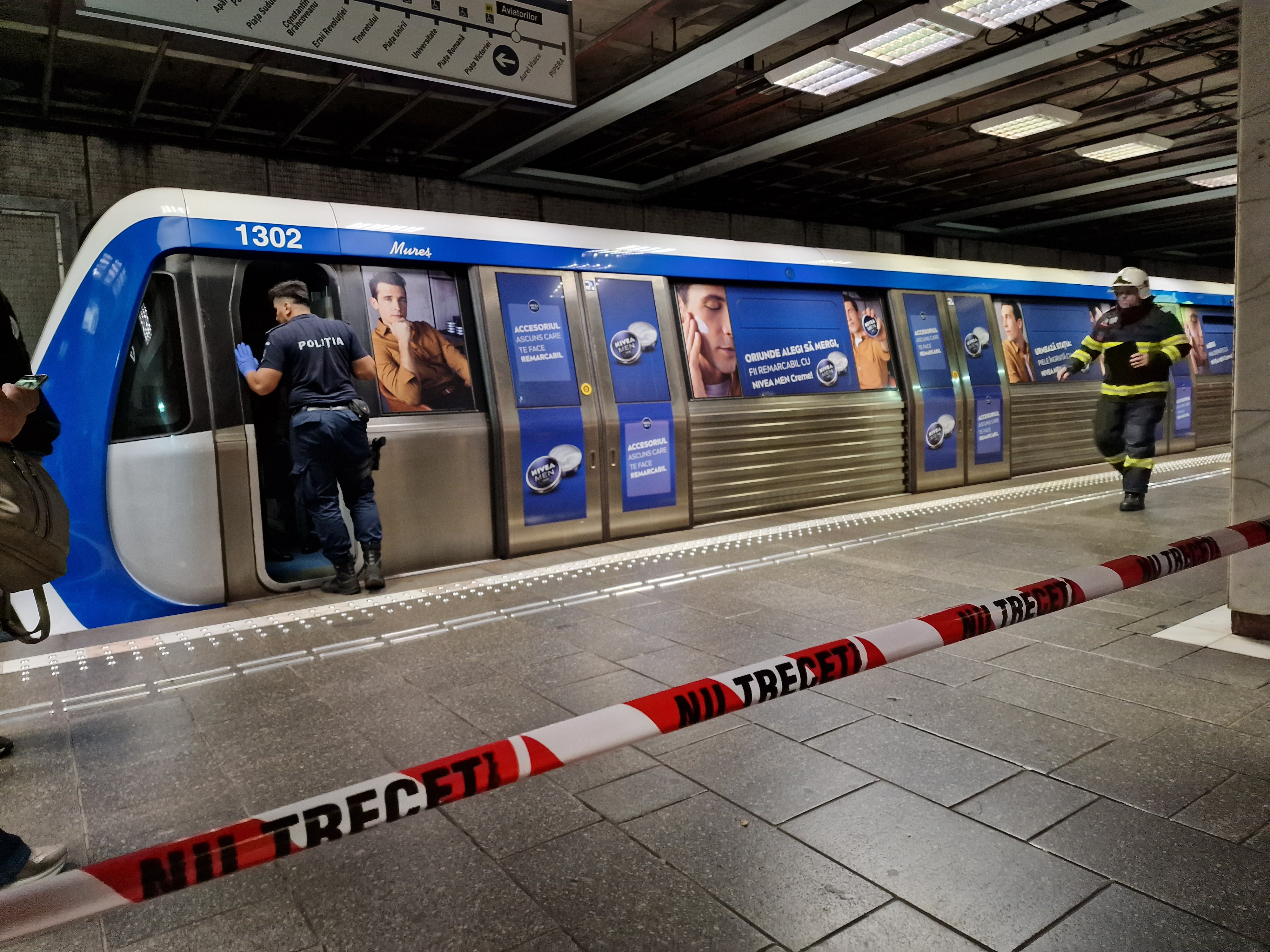 Circulație îngreunată pe magistrala 2 de metrou după ce un bărbat a ajuns pe șine în stația Aviatorilor