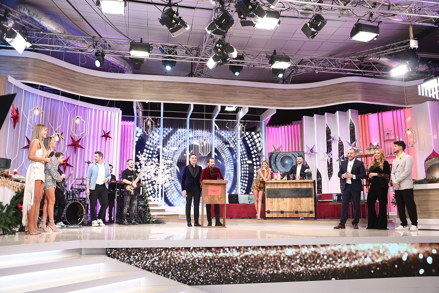 Răzvan Simion și Dani Oțil vor fi gazdele Revelionului de zi de la Antena 1. Va fi difuzată o ediție specială