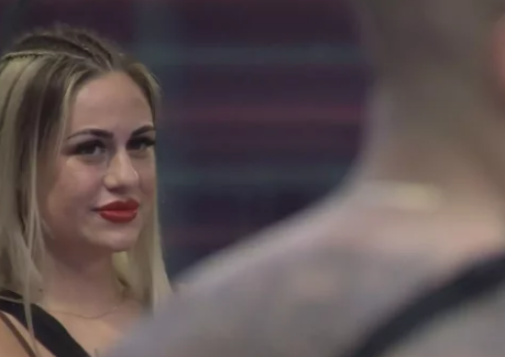 Szenvedélyes csók csattant el a ValóVilágban: Dorkáék alig bírták abbahagyni egymás kényeztetését – videó