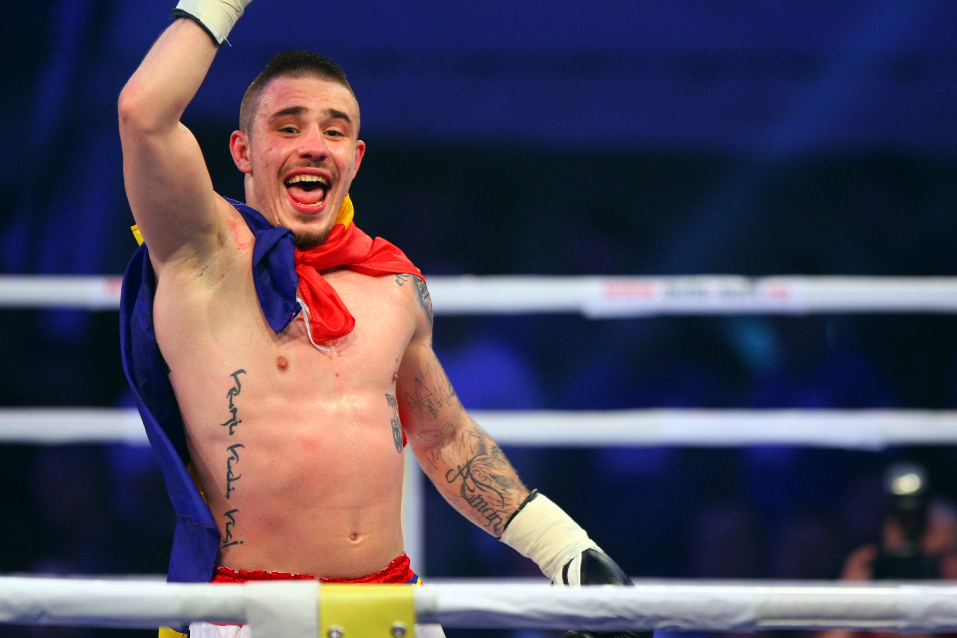 Meciul în urma căruia Amansio Paraschiv a devenit campion mondial Superkombat New Heroes! VIDEO& FOTO