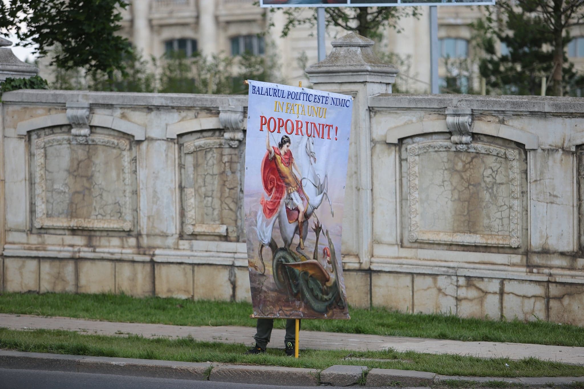 Protest la CCR. Curtea a decis legalitatea stării de alertă