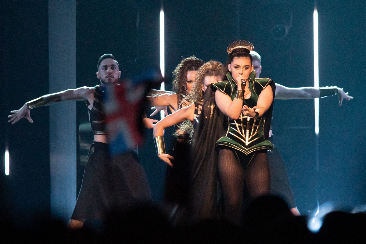 Cum a apărut cântăreața din Norvegia, țara a cărei televiziune publică a desființat piesa României la Eurovision 2023. E „Regina regilor”