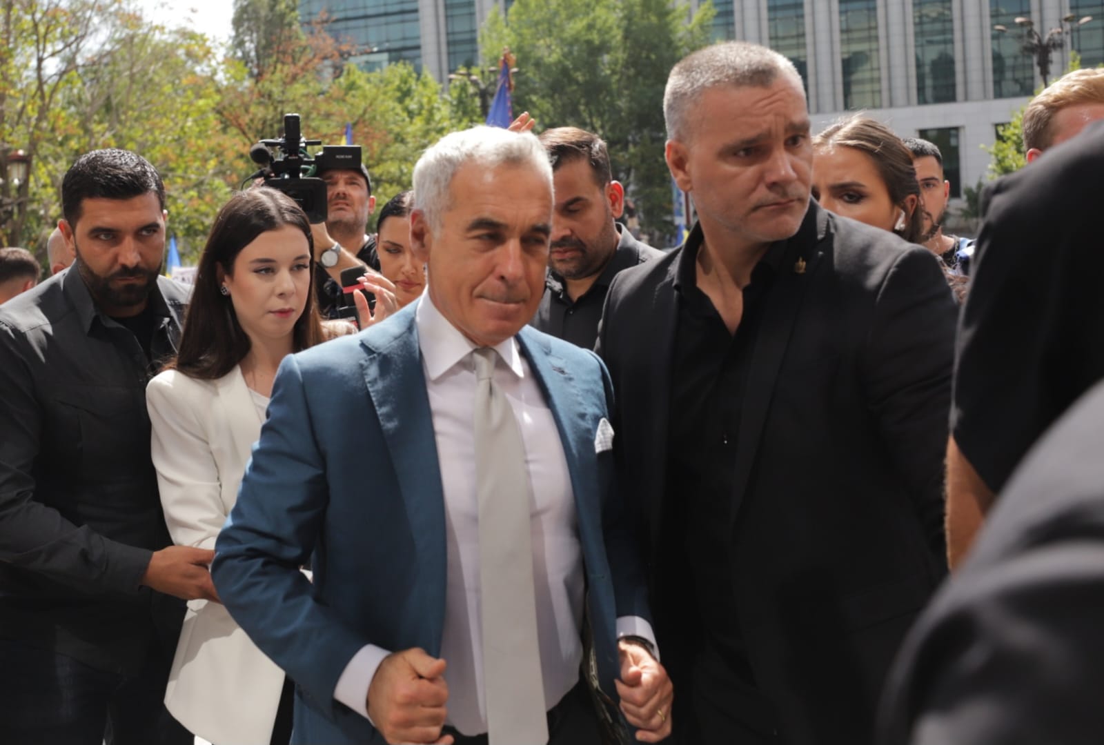 Călin Georgescu, la Tribunalul București pentru ridicarea controlului judiciar. Despre Charlie Kirk, asasinat în SUA: „Tineretul nu mai dorește să tacă prin frică”