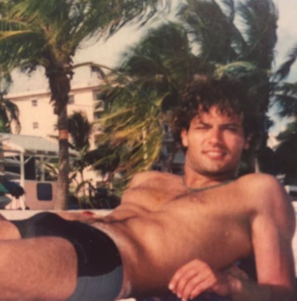 Cele mai sexy ipostaze cu Gabriel Garko, prezentatorul Cerbului de Aur. Își arată trupul în toată splendoarea | FOTO
